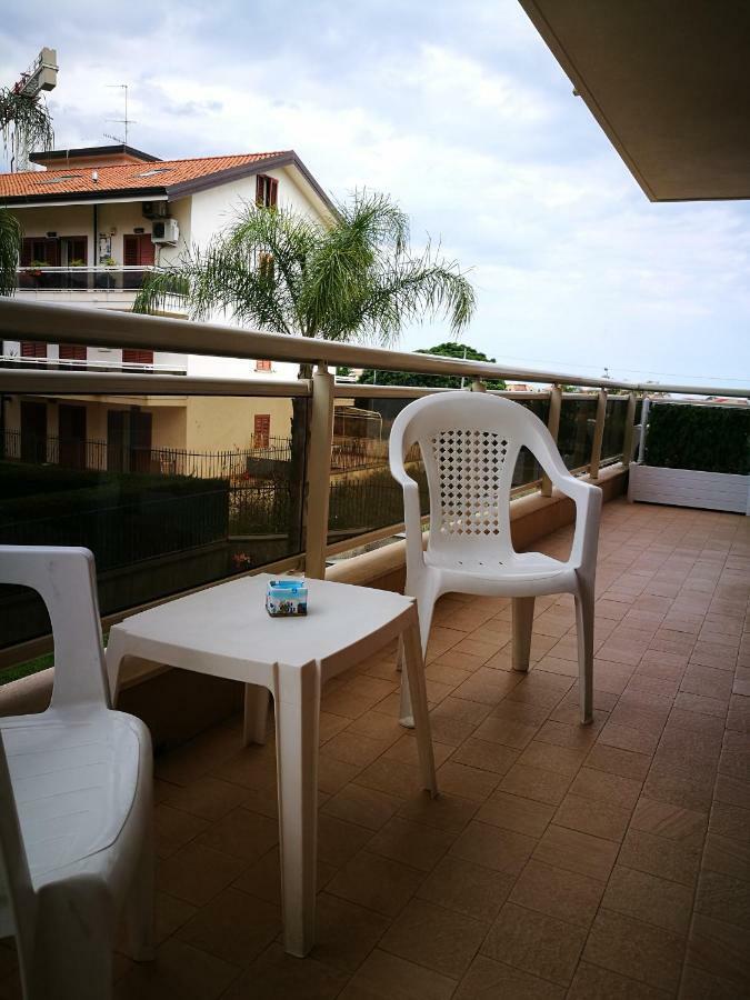 Casa Vacanze Thea Giardini Naxos Eksteriør billede